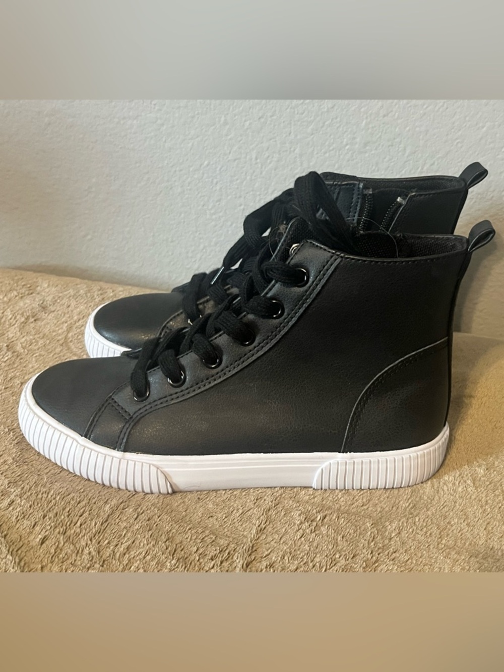Black High-Top Sneakers Youth-3